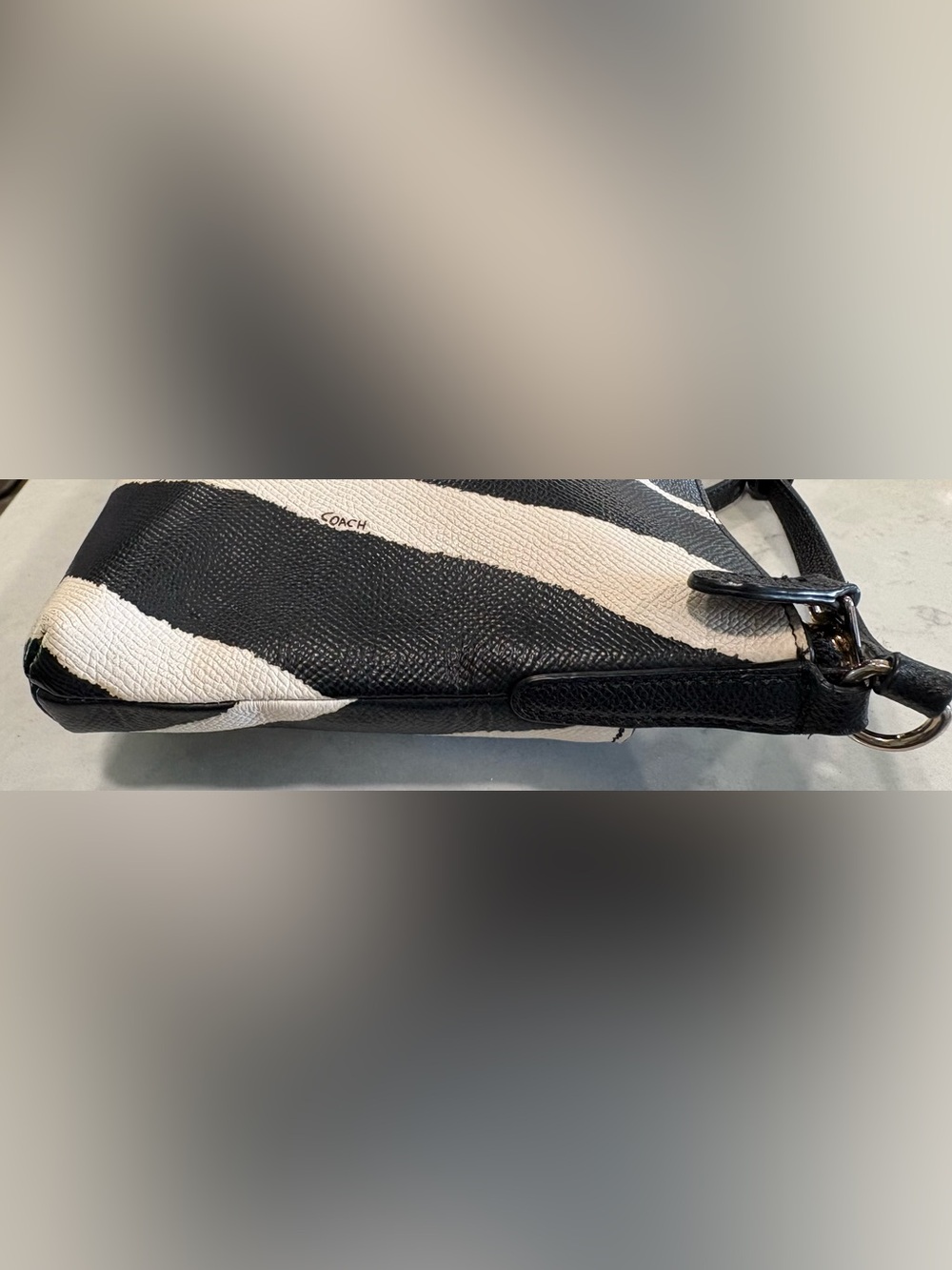 COACH ZEBRA PRINT CROSSBODY RETAIL $228 LIKE NEW (I) - Picture 6 of 11